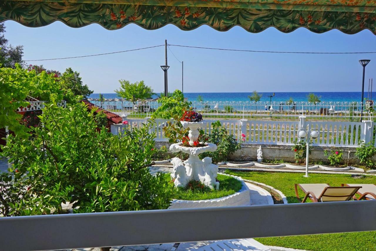 Villa Fofo - Beautiful Sea Front Villa With 650M2 Garden Nea Kallikrateia Exteriér fotografie