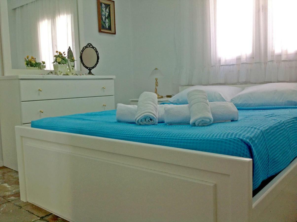 Villa Fofo - Beautiful Sea Front Villa With 650M2 Garden Nea Kallikrateia Exteriér fotografie